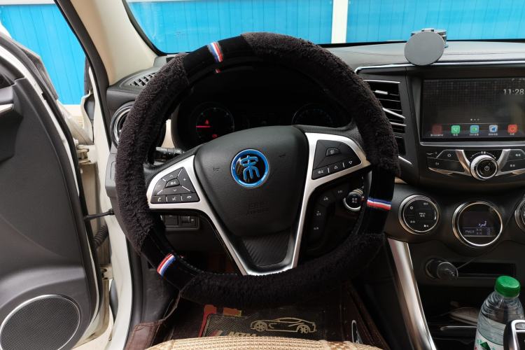 Used BYD Song New Energy 2017 Song DM 1.5TID All-Wheel Drive Prestige Model Steering Wheel