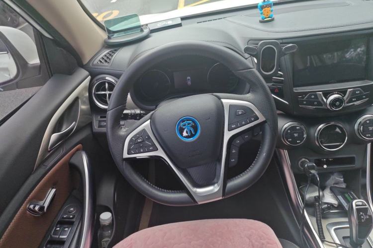 Used BYD Song New Energy 2017 Song DM 1.5TID All-Wheel Drive Prestige Model Steering Wheel