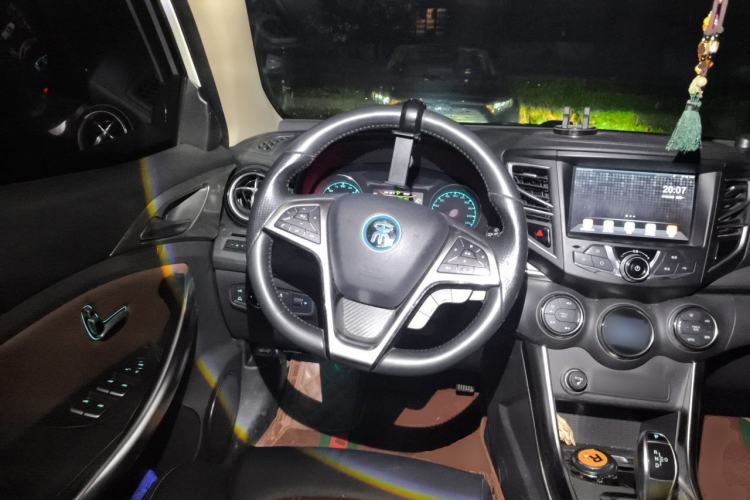 Used BYD Song New Energy 2017 Song DM 1.5TID All-Wheel Drive Luxury Model Steering Wheel
