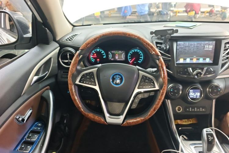 Used BYD Song New Energy 2017 Song DM 1.5TID All-Wheel Drive Luxury Model Steering Wheel