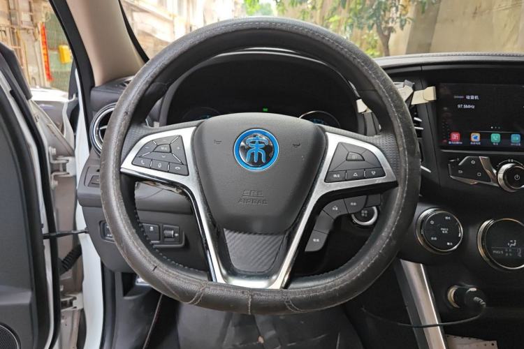 Used BYD Song New Energy 2017 Song DM 1.5TID All-Wheel Drive Luxury Model Steering Wheel