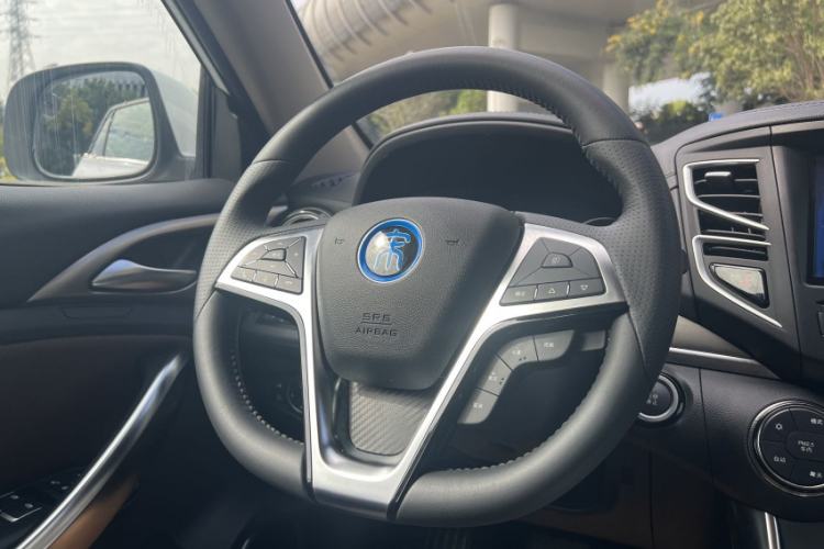 Used BYD Song New Energy 2017 Song DM 1.5TID All-Wheel Drive Luxury Model Steering Wheel