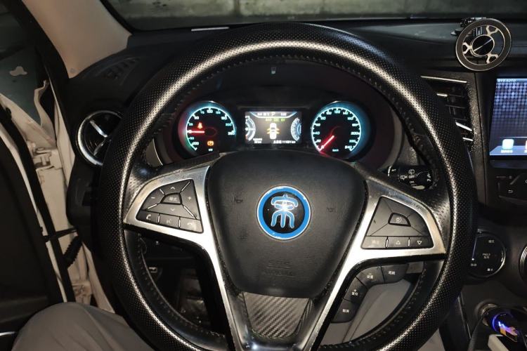 Used BYD Song New Energy 2017 Song DM 1.5TID All-Wheel Drive Prestige Model Steering Wheel
