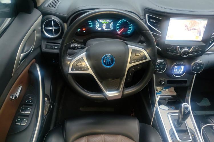 Used BYD Song New Energy 2017 Song DM 1.5TID All-Wheel Drive Prestige Model Steering Wheel