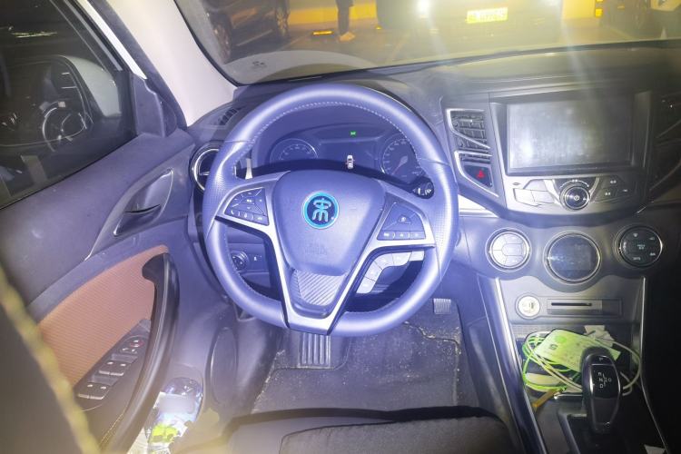 Used BYD Song New Energy 2017 Song DM 1.5TID All-Wheel Drive Luxury Model Steering Wheel