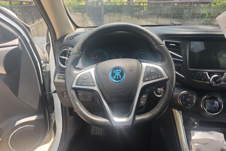 Used BYD Song New Energy 2017 Song DM 1.5TID All-Wheel Drive Prestige Model Steering Wheel