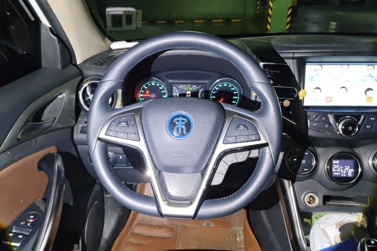 Used BYD Song New Energy 2017 Song DM 1.5TID All-Wheel Drive Luxury Model Steering Wheel