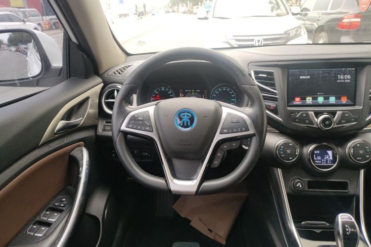 Used BYD Song New Energy 2017 Song DM 1.5TID All-Wheel Drive Luxury Model Steering Wheel
