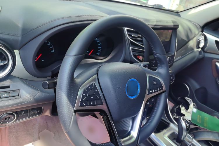Used BYD Song New Energy 2017 Song DM 1.5TID All-Wheel Drive Luxury Model Steering Wheel