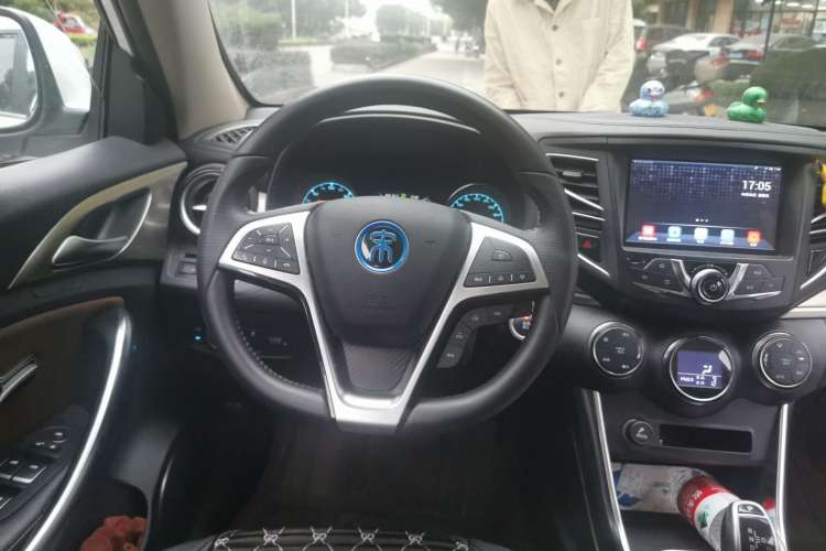 Used BYD Song New Energy 2017 Song DM 1.5TID All-Wheel Drive Prestige Model Steering Wheel