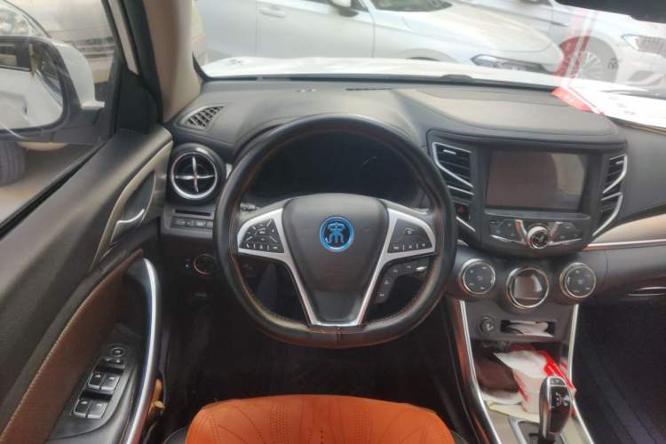 Used BYD Song New Energy 2017 Song DM 1.5TID All-Wheel Drive Luxury Model Steering Wheel