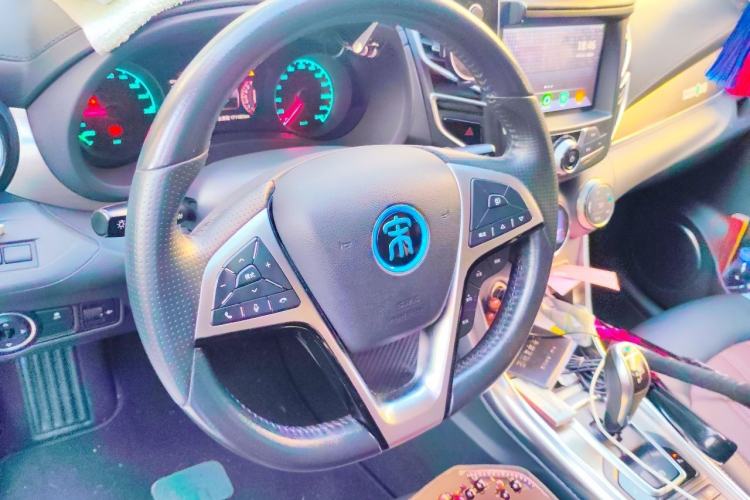 Used BYD Song New Energy 2017 Song DM 1.5TID All-Wheel Drive Luxury Model Steering Wheel