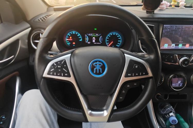 Used BYD Song New Energy 2017 Song DM 1.5TID All-Wheel Drive Luxury Model Steering Wheel