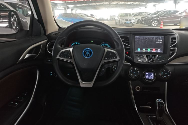 Used BYD Song New Energy 2017 Song DM 1.5TID All-Wheel Drive Luxury Model Steering Wheel