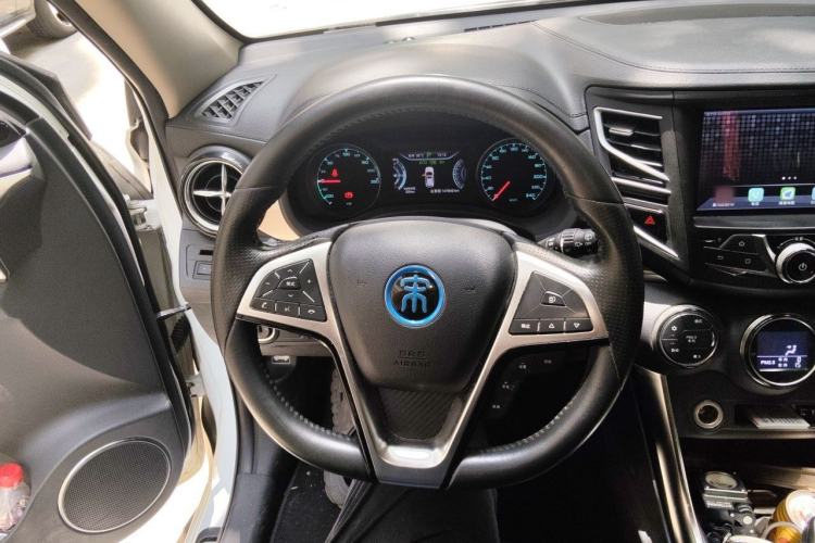 Used BYD Song New Energy 2017 Song DM 1.5TID All-Wheel Drive Luxury Model Steering Wheel