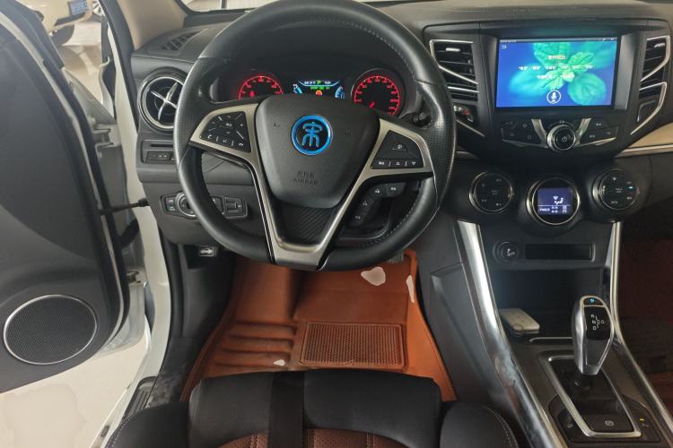 Used BYD Song New Energy 2017 Song DM 1.5TID All-Wheel Drive Prestige Model Steering Wheel