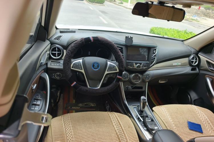 Used BYD Song New Energy 2017 Song DM 1.5TID All-Wheel Drive Prestige Model Steering Wheel