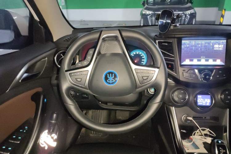 Used BYD Song New Energy 2017 Song DM 1.5TID All-Wheel Drive Luxury Model Steering Wheel