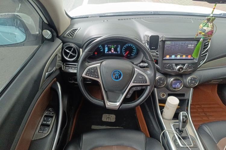 Used BYD Song New Energy 2017 Song DM 1.5TID All-Wheel Drive Luxury Model Steering Wheel