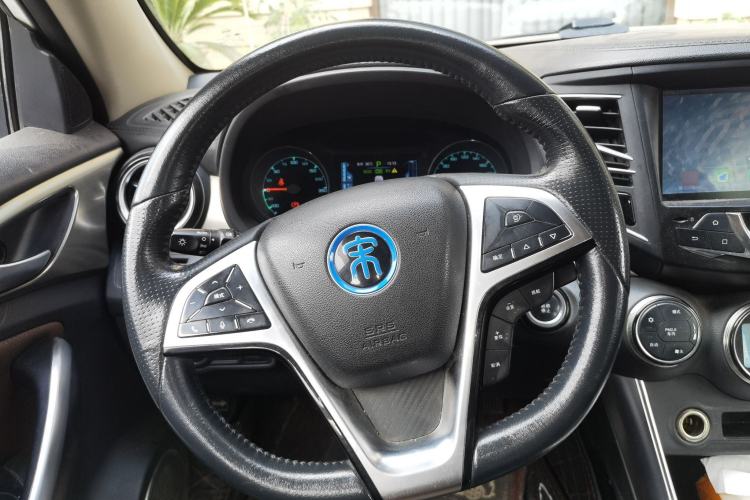 Used BYD Song New Energy 2017 Song DM 1.5TID All-Wheel Drive Luxury Model Steering Wheel