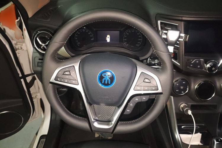 Used BYD Song New Energy 2017 Song DM 1.5TID All-Wheel Drive Luxury Model Steering Wheel