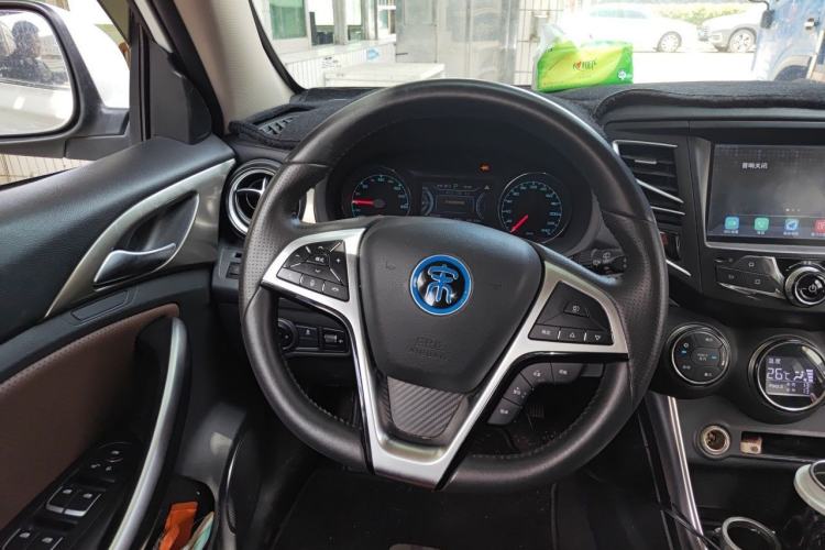 Used BYD Song New Energy 2017 Song DM 1.5TID All-Wheel Drive Luxury Model Steering Wheel