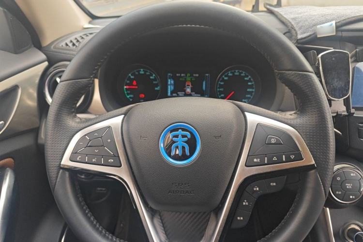 Used BYD Song New Energy 2017 Song DM 1.5TID All-Wheel Drive Luxury Model Steering Wheel