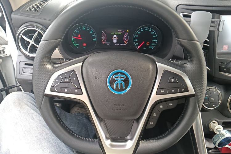 Used BYD Song New Energy 2017 Song DM 1.5TID All-Wheel Drive Prestige Model Steering Wheel