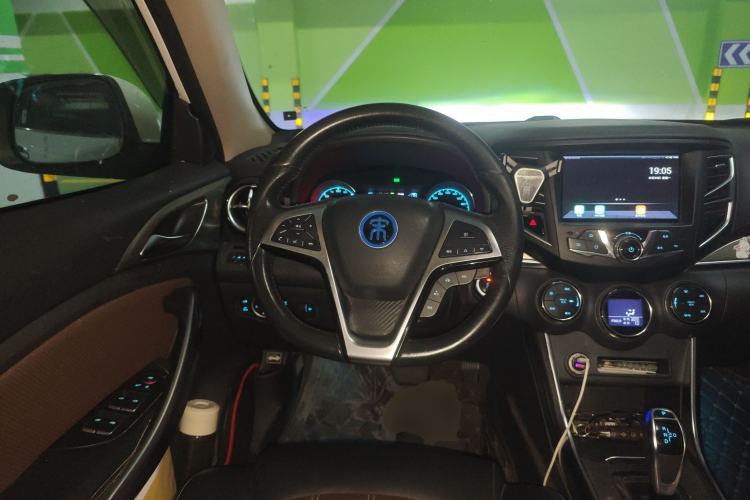 Used BYD Song New Energy 2017 Song DM 1.5TID All-Wheel Drive Luxury Model Steering Wheel