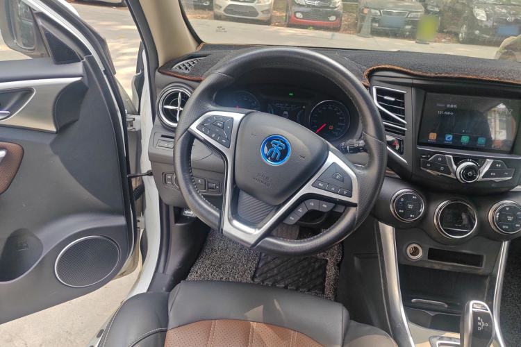 Used BYD Song New Energy 2017 Song DM 1.5TID All-Wheel Drive Luxury Model Steering Wheel