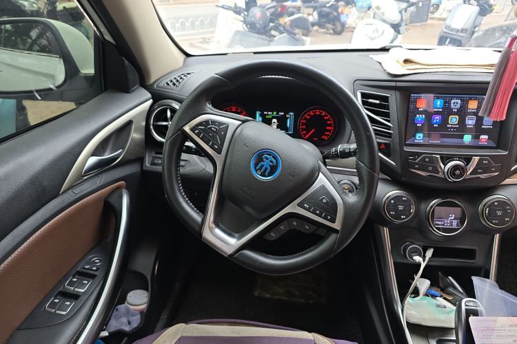 Used BYD Song New Energy 2017 Song DM 1.5TID All-Wheel Drive Luxury Model Steering Wheel