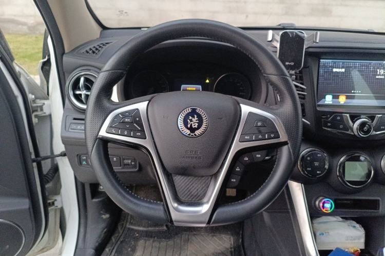 Used BYD Song New Energy 2017 Song DM 1.5TID All-Wheel Drive Luxury Model Steering Wheel