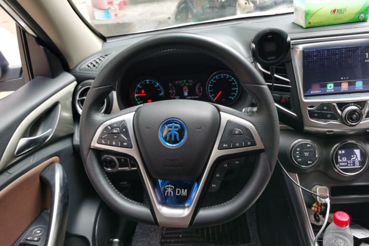 Used BYD Song New Energy 2017 Song DM 1.5TID All-Wheel Drive Luxury Model Steering Wheel