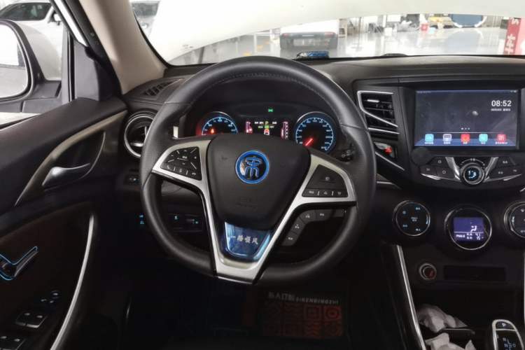Used BYD Song New Energy 2017 Song DM 1.5TID All-Wheel Drive Prestige Model Steering Wheel