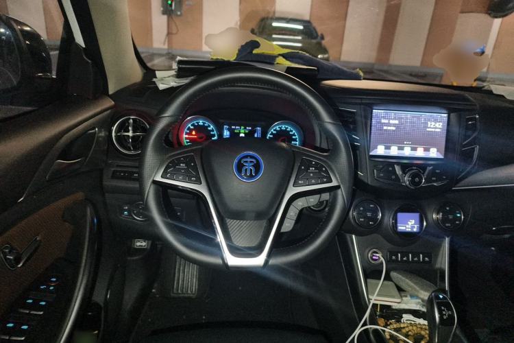 Used BYD Song New Energy 2017 Song DM 1.5TID All-Wheel Drive Luxury Model Steering Wheel
