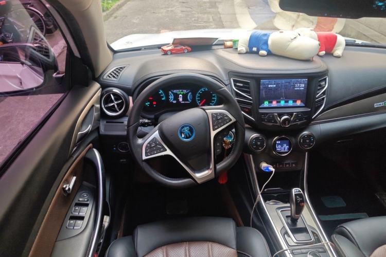 Used BYD Song New Energy 2017 Song DM 1.5TID All-Wheel Drive Luxury Model Steering Wheel