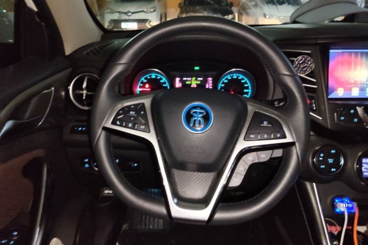 Used BYD Song New Energy 2017 Song DM 1.5TID All-Wheel Drive Luxury Model Steering Wheel