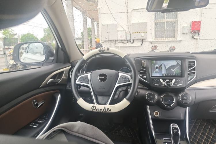 Used BYD Song New Energy 2017 Song DM 1.5TID All-Wheel Drive Luxury Model Steering Wheel