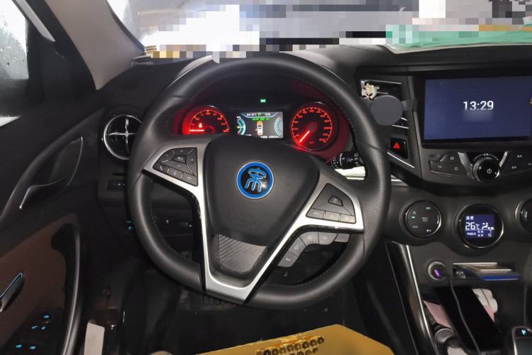Used BYD Song New Energy 2017 Song DM 1.5TID All-Wheel Drive Prestige Model Steering Wheel