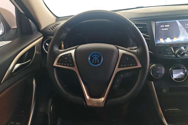 Used BYD Song New Energy 2017 Song DM 1.5TID All-Wheel Drive Luxury Model Steering Wheel