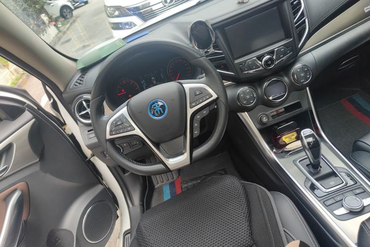 Used BYD Song New Energy 2017 Song DM 1.5TID All-Wheel Drive Luxury Model Steering Wheel