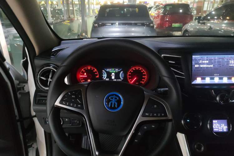 Used BYD Song New Energy 2017 Song DM 1.5TID All-Wheel Drive Luxury Model Steering Wheel