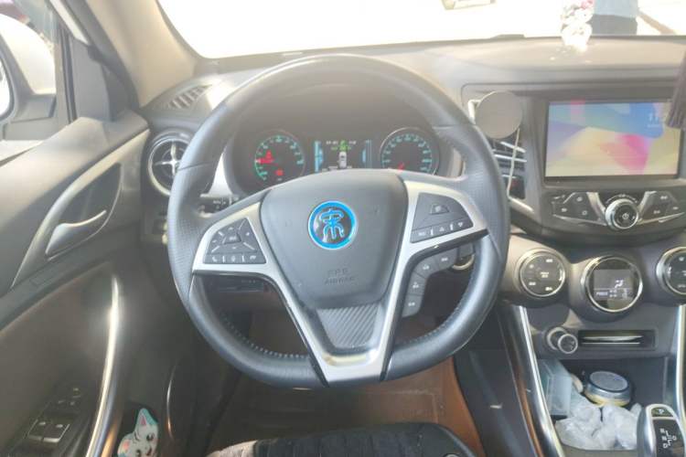 Used BYD Song New Energy 2017 Song DM 1.5TID All-Wheel Drive Luxury Model Steering Wheel