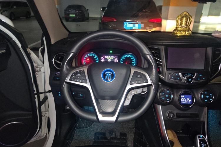 Used BYD Song New Energy 2017 Song DM 1.5TID All-Wheel Drive Prestige Model Steering Wheel