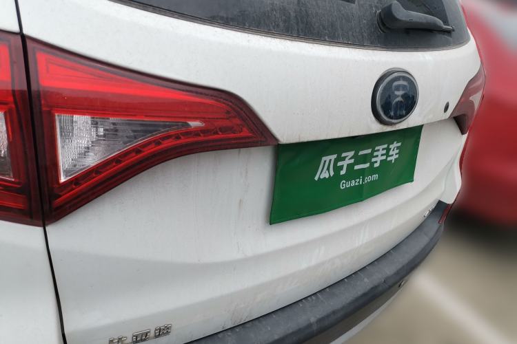 Used BYD Song New Energy 2017 Song DM 1.5TID All-Wheel Drive Luxury Model Trunk