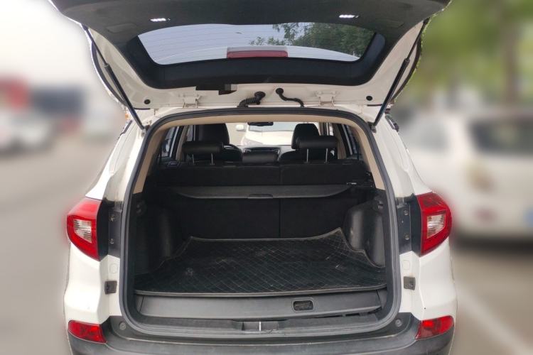 Used BYD Song New Energy 2017 Song DM 1.5TID All-Wheel Drive Luxury Model Trunk