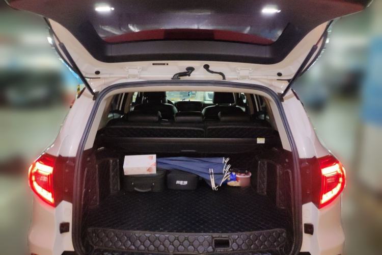 Used BYD Song New Energy 2017 Song DM 1.5TID All-Wheel Drive Luxury Model Trunk