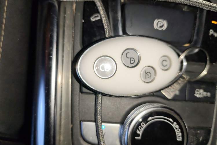 Used BYD Song New Energy 2017 Song DM 1.5TID All-Wheel Drive Luxury Model Vehicle Key