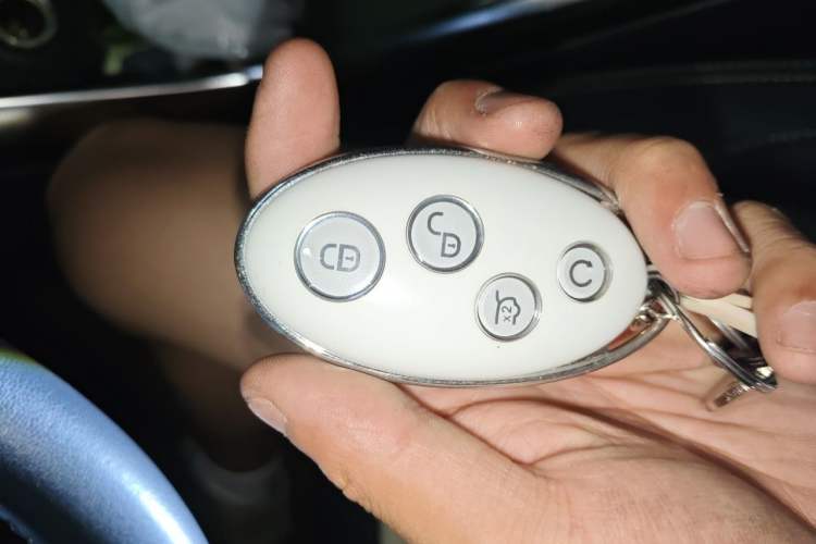 Used BYD Song New Energy 2017 Song DM 1.5TID All-Wheel Drive Luxury Model Vehicle Key