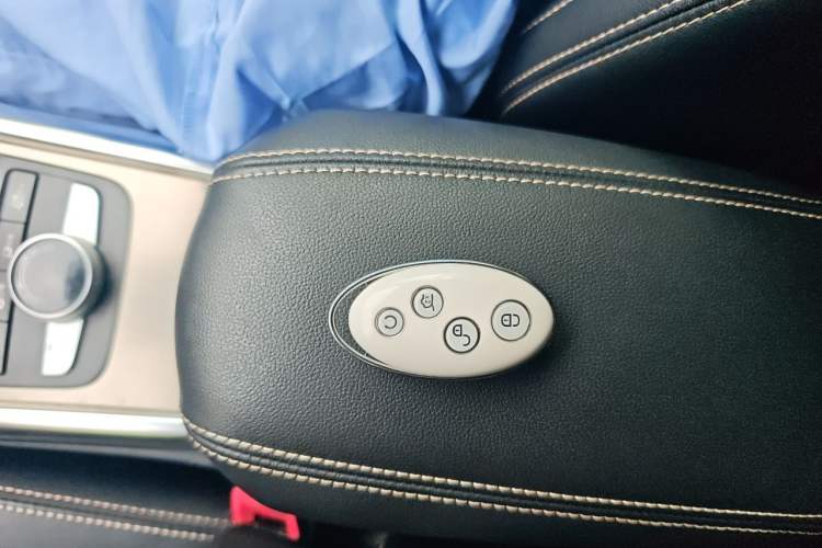 Used BYD Song New Energy 2017 Song DM 1.5TID All-Wheel Drive Luxury Model Vehicle Key